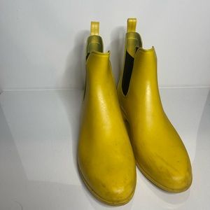 Banana Republic Matte Chelsea Rain Bootie